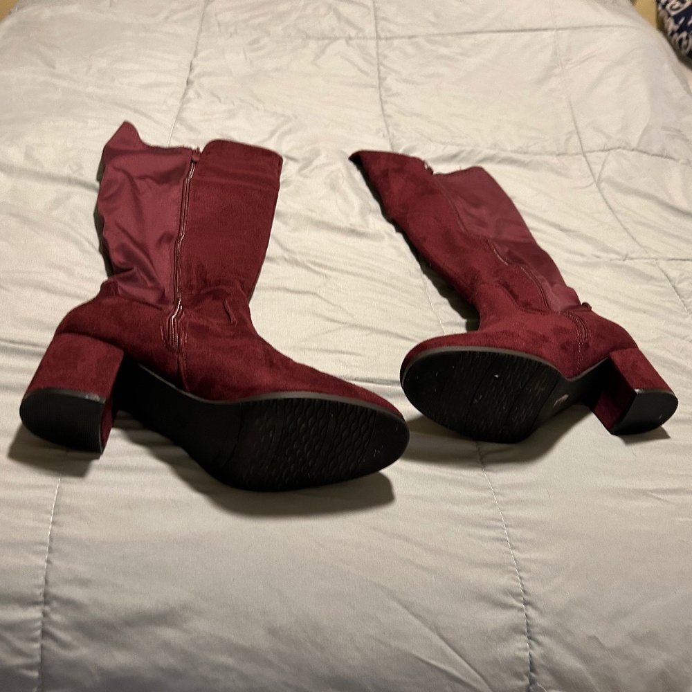 Boots - Picture 3 of 5